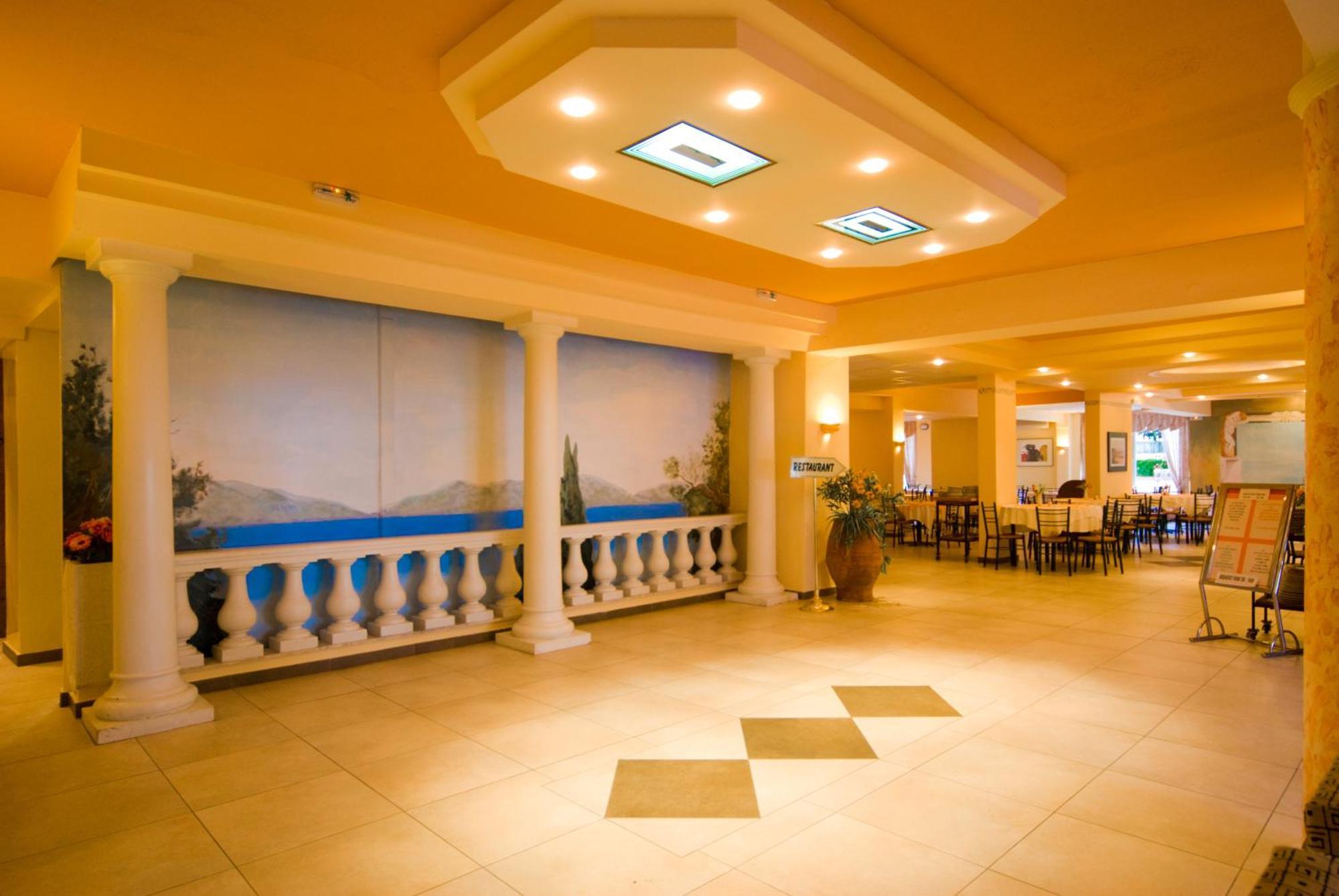 Potamaki Beach Hotel Benitses (Corfu) Exterior foto